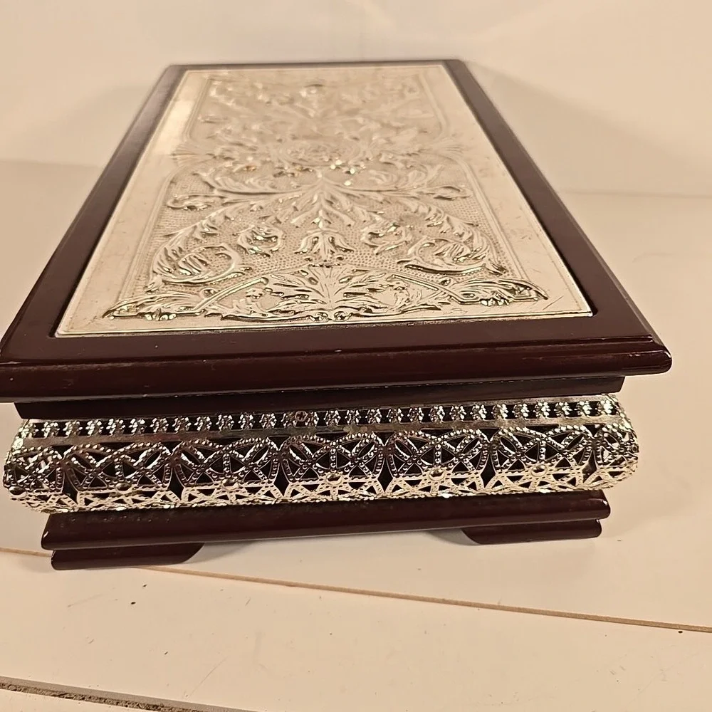 Royal‎ England Intricate Metal Flower Design On Wood Jewelry/trinket Box 12x8x4